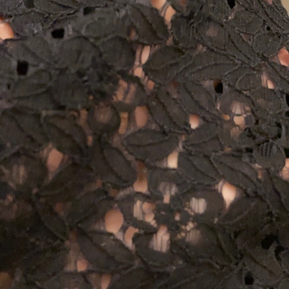 Black mini skirt with laser cut design over lining - Picture 9 of 10